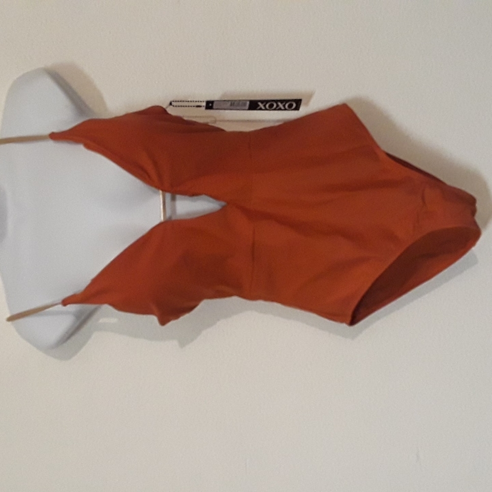 *C1- NEW XOXO SPICE COLOR SZ. MED ONE PIECE  BATHING SUIT w/ ORIG. TAGS - Picture 2 of 4